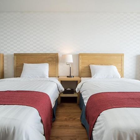 Breeze Bay Hotel Сеогвипо Екстериор снимка