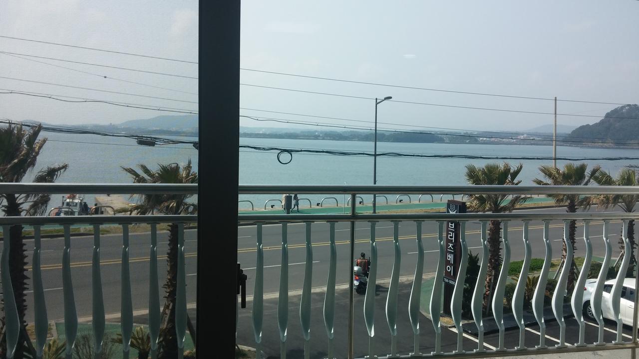 Breeze Bay Hotel Сеогвипо Екстериор снимка