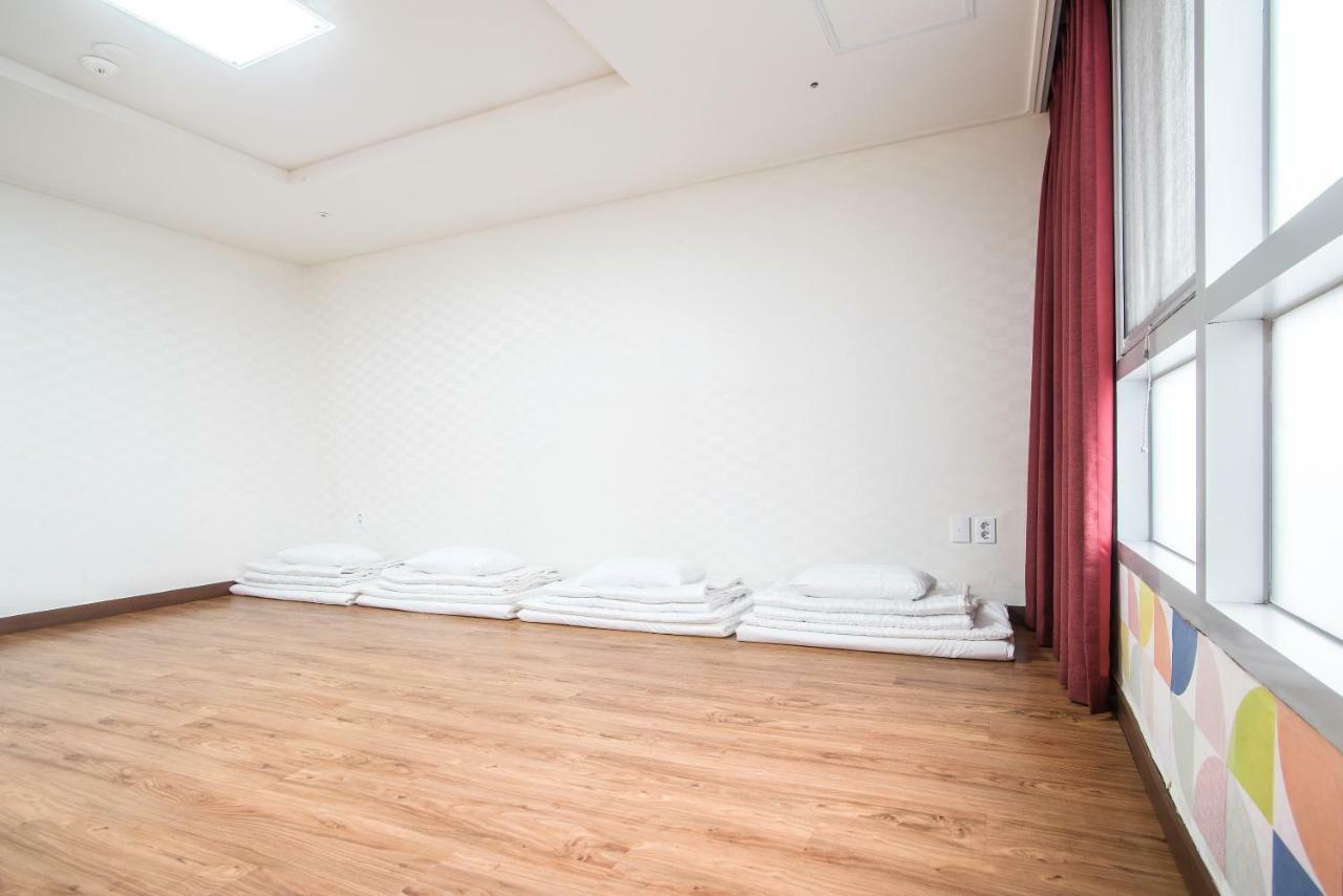 Breeze Bay Hotel Сеогвипо Екстериор снимка