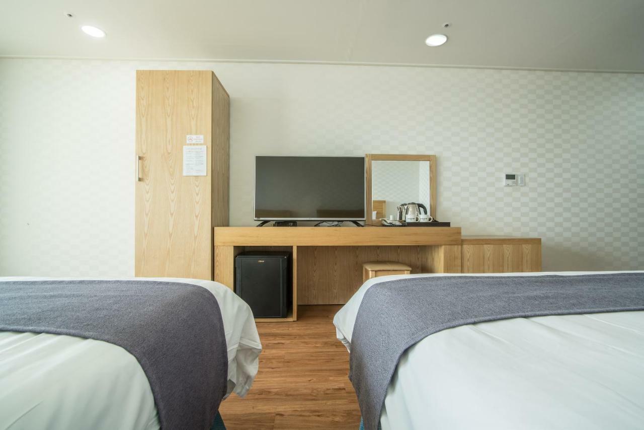 Breeze Bay Hotel Сеогвипо Екстериор снимка